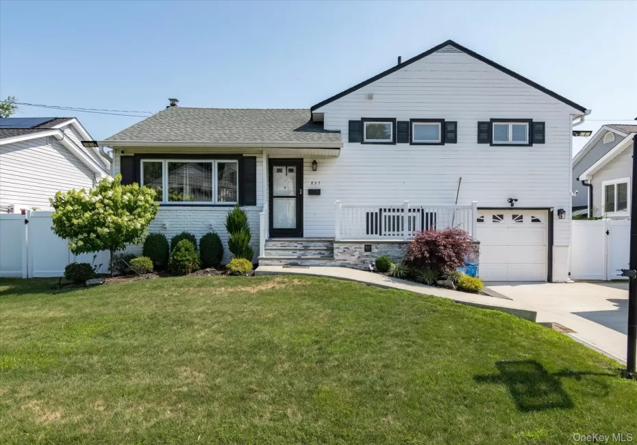 857 Virginia Avenue, Hempstead, NY, 3 Bedrooms Bedrooms, 11 Rooms Rooms,3 BathroomsBathrooms,Residential,For Rent,Virginia,0,1025334 857 Virginia Avenue, Hempstead, NY, 3 Bedrooms Bedrooms, 11 Rooms Rooms,3 BathroomsBathrooms,Residential,For Rent,Virginia,0,1025334