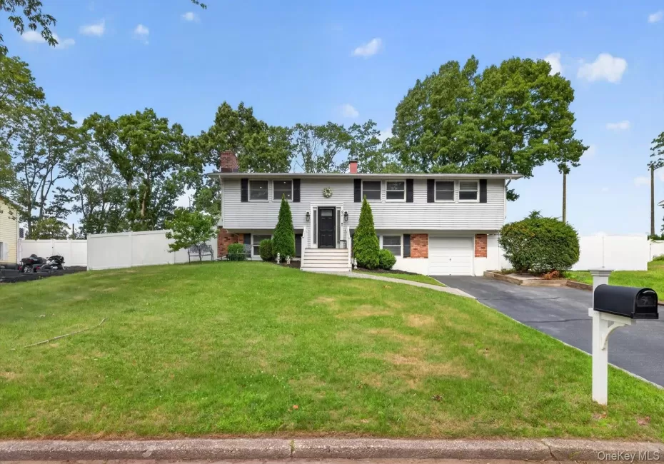 42 Broadway, Brookhaven, NY, 5 Bedrooms Bedrooms, 8 Rooms Rooms,2 BathroomsBathrooms,Residential,For Rent,Broadway,0,1021664 42 Broadway, Brookhaven, NY, 5 Bedrooms Bedrooms, 8 Rooms Rooms,2 BathroomsBathrooms,Residential,For Rent,Broadway,0,1021664