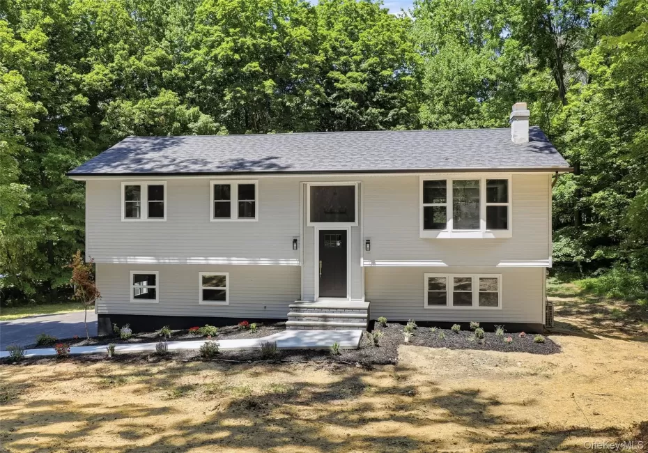 6 Vanessa Lane, Hyde Park, NY, 4 Bedrooms Bedrooms, 6 Rooms Rooms,3 BathroomsBathrooms,Residential,For Rent,Vanessa,0,1025410 6 Vanessa Lane, Hyde Park, NY, 4 Bedrooms Bedrooms, 6 Rooms Rooms,3 BathroomsBathrooms,Residential,For Rent,Vanessa,0,1025410