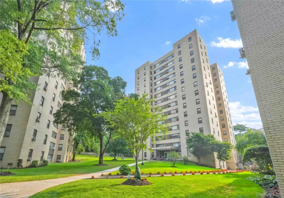 View of apartment building / complex View of apartment building / complex
