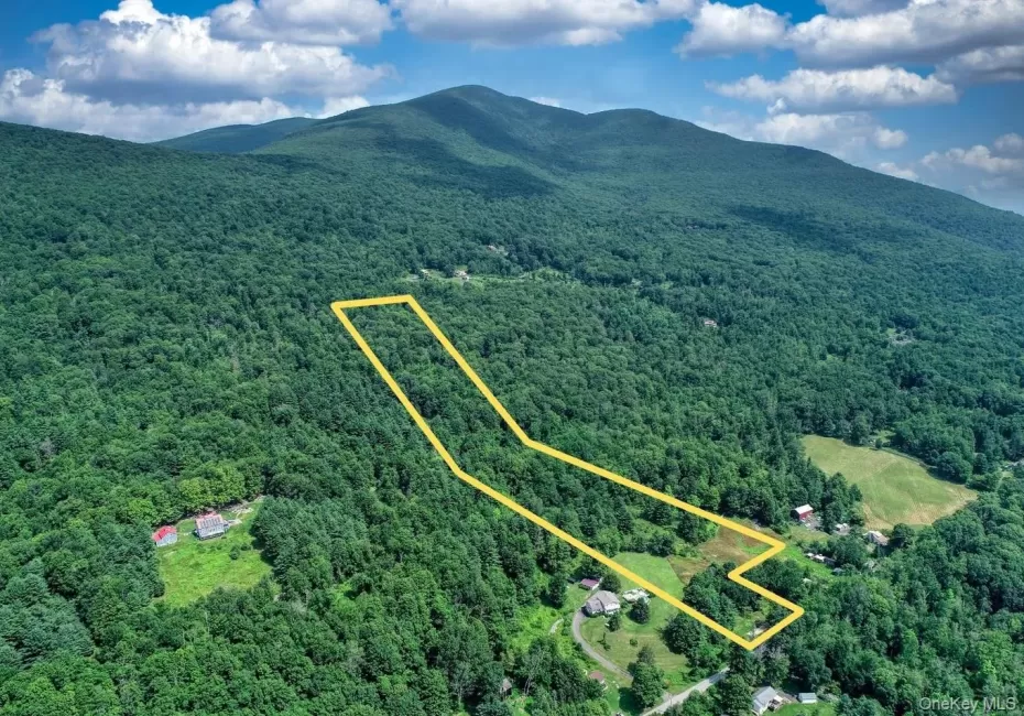 Aerial view of property's location featuring property parcel outlined Aerial view of property's location featuring property parcel outlined