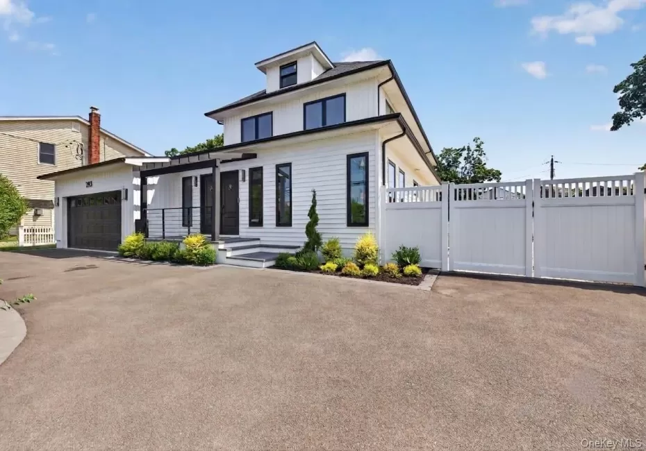 293 Bellmore Road, Hempstead, NY, 6 Bedrooms Bedrooms, 10 Rooms Rooms,4 BathroomsBathrooms,Residential,For Rent,Bellmore,0,1024769 293 Bellmore Road, Hempstead, NY, 6 Bedrooms Bedrooms, 10 Rooms Rooms,4 BathroomsBathrooms,Residential,For Rent,Bellmore,0,1024769