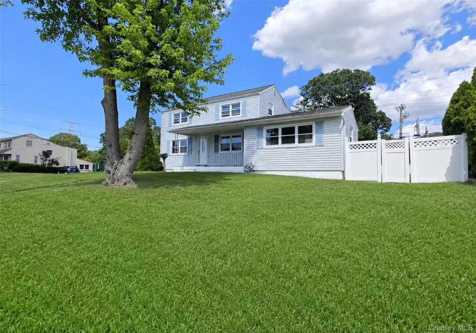 290 Eastwood Boulevard, Brookhaven, NY, 4 Bedrooms Bedrooms, 8 Rooms Rooms,2 BathroomsBathrooms,Residential,For Rent,Eastwood,0,1018799 290 Eastwood Boulevard, Brookhaven, NY, 4 Bedrooms Bedrooms, 8 Rooms Rooms,2 BathroomsBathrooms,Residential,For Rent,Eastwood,0,1018799