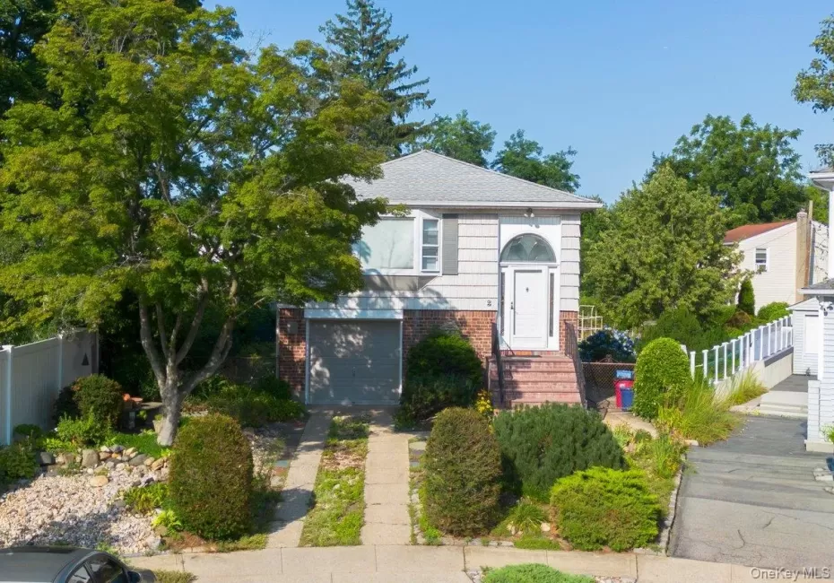 2 Atlas Court, North Hempstead, NY, 4 Bedrooms Bedrooms, 6 Rooms Rooms,1 BathroomBathrooms,Residential,For Rent,Atlas,0,1025084 2 Atlas Court, North Hempstead, NY, 4 Bedrooms Bedrooms, 6 Rooms Rooms,1 BathroomBathrooms,Residential,For Rent,Atlas,0,1025084