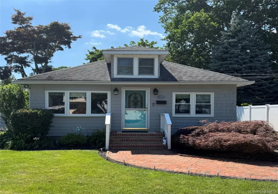 62 Willett Avenue, Islip, NY, 2 Bedrooms Bedrooms, 4 Rooms Rooms,1 BathroomBathrooms,Residential,For Rent,Willett,0,1025003 62 Willett Avenue, Islip, NY, 2 Bedrooms Bedrooms, 4 Rooms Rooms,1 BathroomBathrooms,Residential,For Rent,Willett,0,1025003