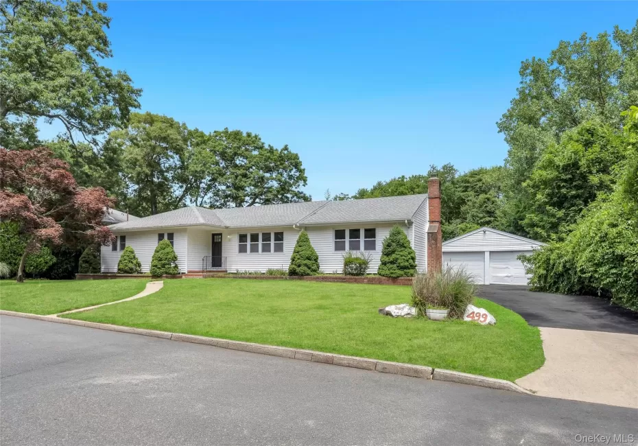 499 Silver Street, West Babylon, NY, 3 Bedrooms Bedrooms, 9 Rooms Rooms,3 BathroomsBathrooms,Residential,For Rent,Silver,0,1026091 499 Silver Street, West Babylon, NY, 3 Bedrooms Bedrooms, 9 Rooms Rooms,3 BathroomsBathrooms,Residential,For Rent,Silver,0,1026091