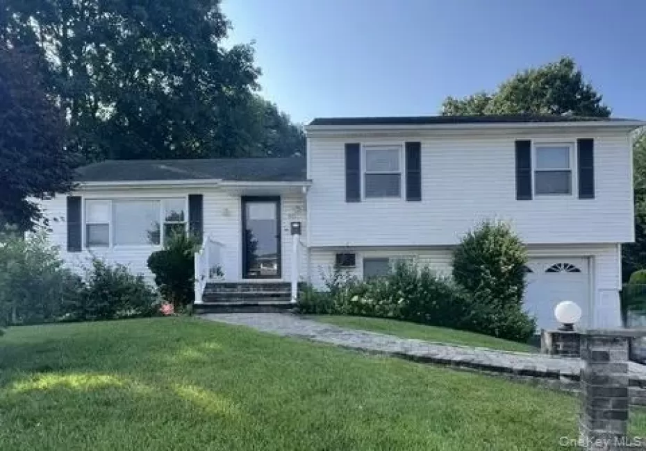 321 Southwood Circle, Oyster Bay, NY, 4 Bedrooms Bedrooms, 10 Rooms Rooms,2 BathroomsBathrooms,Residential Lease,For Rent,Southwood,0,1024634 321 Southwood Circle, Oyster Bay, NY, 4 Bedrooms Bedrooms, 10 Rooms Rooms,2 BathroomsBathrooms,Residential Lease,For Rent,Southwood,0,1024634