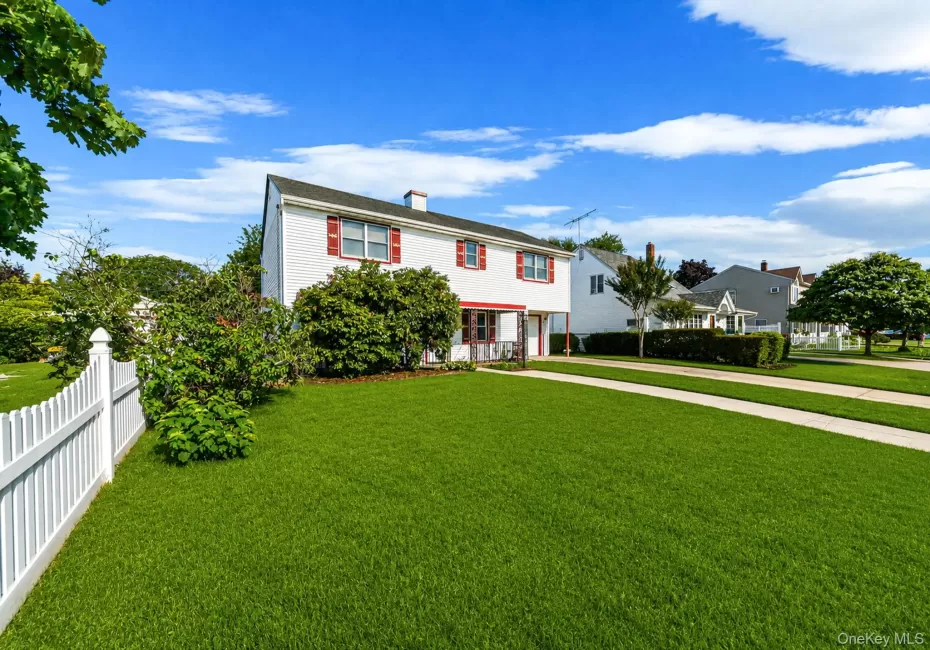120 Ranch Lane, Hempstead, NY, 4 Bedrooms Bedrooms, 11 Rooms Rooms,2 BathroomsBathrooms,Residential,For Rent,Ranch,0,1025970 120 Ranch Lane, Hempstead, NY, 4 Bedrooms Bedrooms, 11 Rooms Rooms,2 BathroomsBathrooms,Residential,For Rent,Ranch,0,1025970