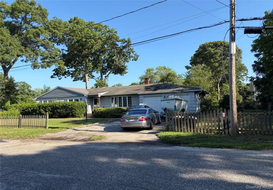 22 Yerk Avenue, Brookhaven, NY, 4 Bedrooms Bedrooms, 6 Rooms Rooms,2 BathroomsBathrooms,Residential,For Rent,Yerk,0,1026140 22 Yerk Avenue, Brookhaven, NY, 4 Bedrooms Bedrooms, 6 Rooms Rooms,2 BathroomsBathrooms,Residential,For Rent,Yerk,0,1026140