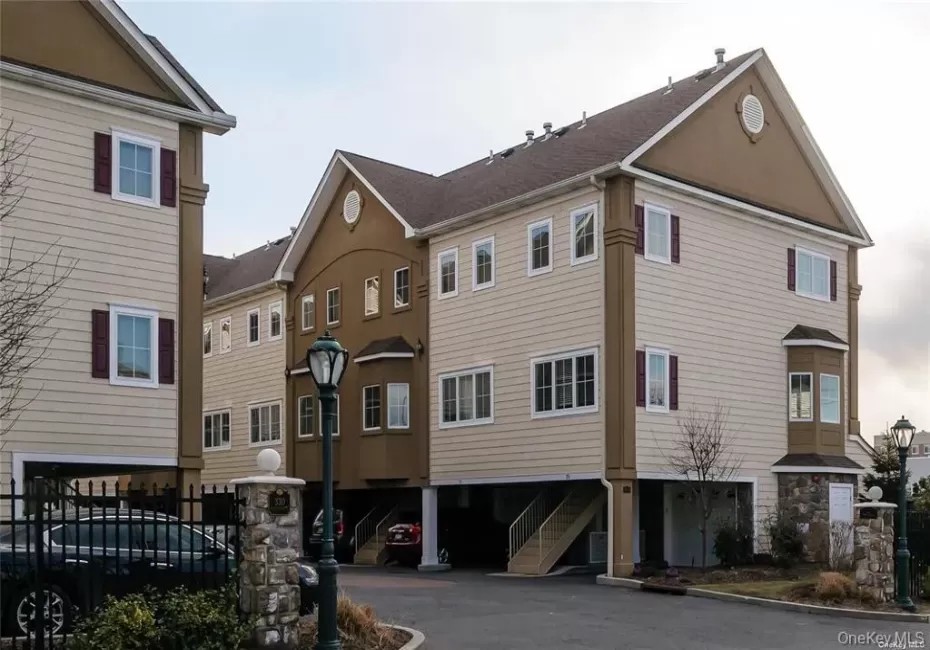 330 Maple Avenue, North Hempstead, NY, 1 Bedroom Bedrooms, 4 Rooms Rooms,1 BathroomBathrooms,Residential Lease,For Rent,Maple,0,1011785 330 Maple Avenue, North Hempstead, NY, 1 Bedroom Bedrooms, 4 Rooms Rooms,1 BathroomBathrooms,Residential Lease,For Rent,Maple,0,1011785