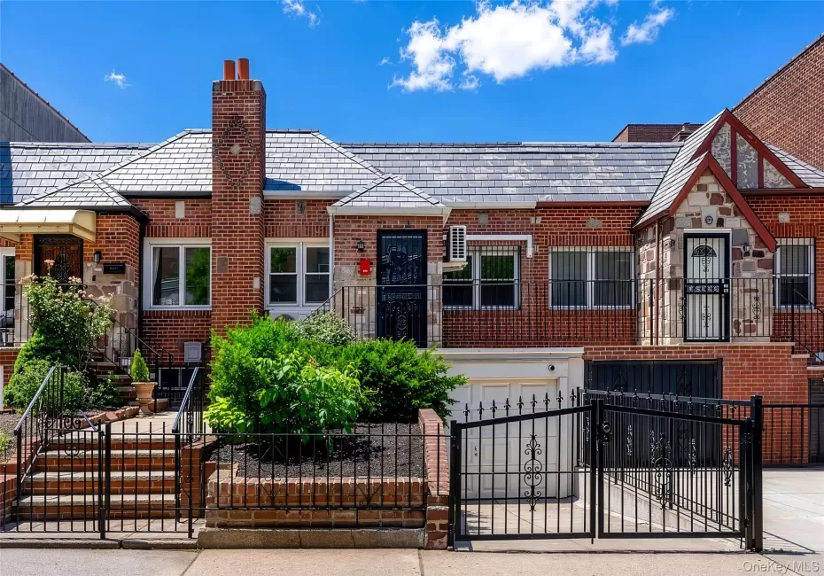 3114 48th Street, New York, NY, 3 Bedrooms Bedrooms, 6 Rooms Rooms,2 BathroomsBathrooms,Residential,For Rent,48th,0,1025417 3114 48th Street, New York, NY, 3 Bedrooms Bedrooms, 6 Rooms Rooms,2 BathroomsBathrooms,Residential,For Rent,48th,0,1025417