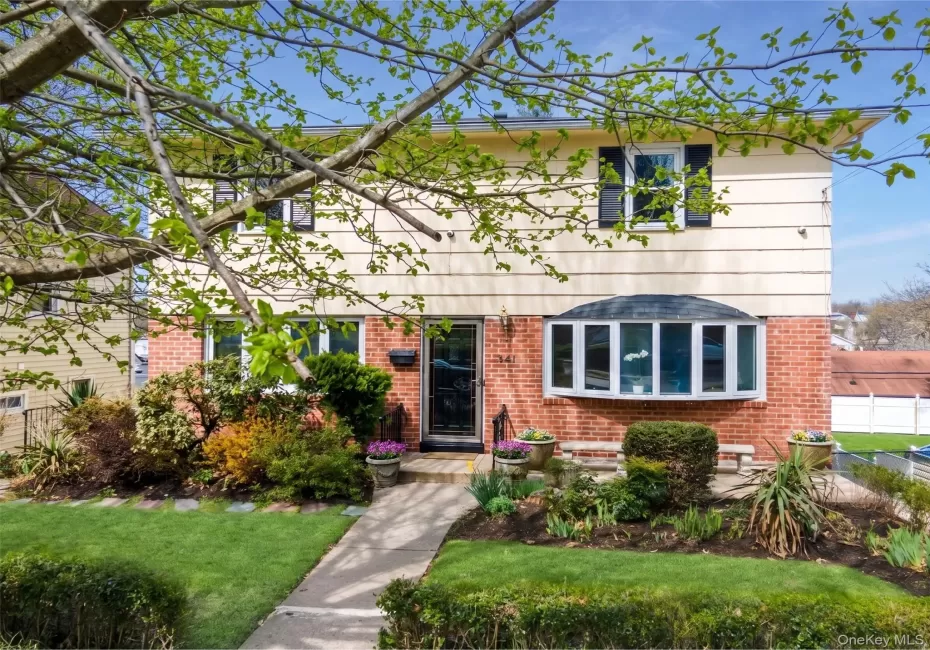 341 Sixth Avenue is a ray of sunshine located just steps from the train, village, and Pelham schools. 341 Sixth Avenue is a ray of sunshine located just steps from the train, village, and Pelham schools.