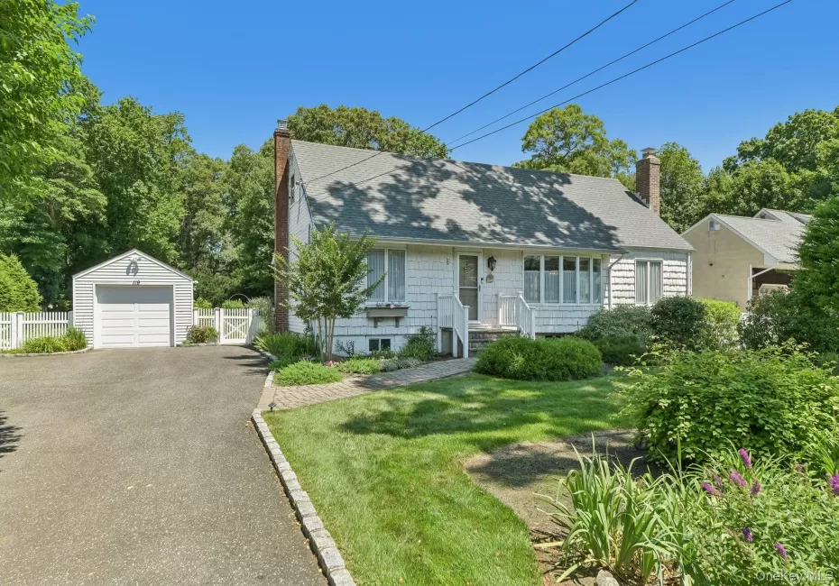 119 Brook Lane, Smithtown, NY, 4 Bedrooms Bedrooms, 9 Rooms Rooms,2 BathroomsBathrooms,Residential,For Rent,Brook,0,1026298 119 Brook Lane, Smithtown, NY, 4 Bedrooms Bedrooms, 9 Rooms Rooms,2 BathroomsBathrooms,Residential,For Rent,Brook,0,1026298