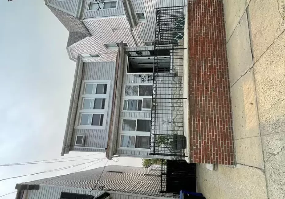 1865 Mulford Avenue, New York, NY, 2 Bedrooms Bedrooms, 4 Rooms Rooms,1 BathroomBathrooms,Residential Lease,For Rent,Mulford,0,1025978 1865 Mulford Avenue, New York, NY, 2 Bedrooms Bedrooms, 4 Rooms Rooms,1 BathroomBathrooms,Residential Lease,For Rent,Mulford,0,1025978