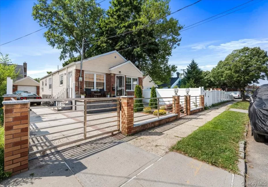 18710 121st Avenue, New York, NY, 4 Bedrooms Bedrooms, 8 Rooms Rooms,2 BathroomsBathrooms,Residential,For Rent,121st,0,1026341 18710 121st Avenue, New York, NY, 4 Bedrooms Bedrooms, 8 Rooms Rooms,2 BathroomsBathrooms,Residential,For Rent,121st,0,1026341