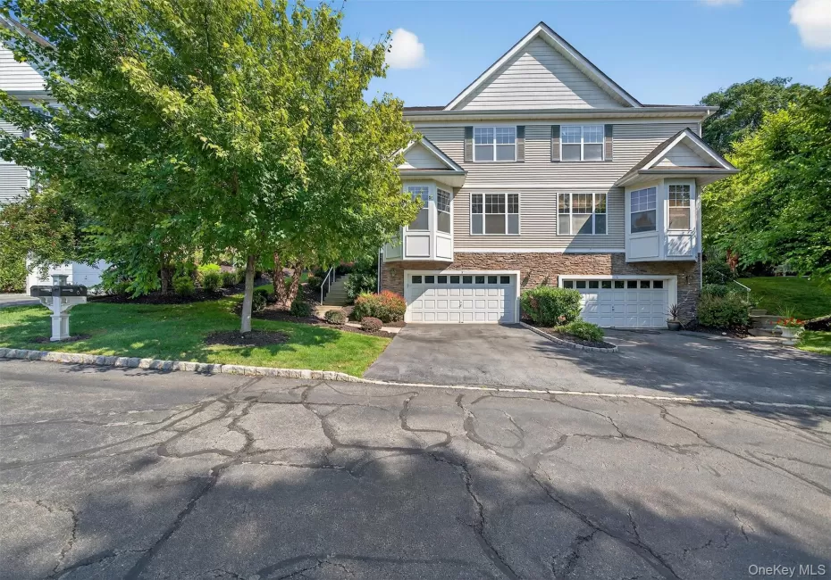 8 Green Court, Middletown, NY, 3 Bedrooms Bedrooms, 9 Rooms Rooms,2 BathroomsBathrooms,Residential,For Rent,Green,0,1025794 8 Green Court, Middletown, NY, 3 Bedrooms Bedrooms, 9 Rooms Rooms,2 BathroomsBathrooms,Residential,For Rent,Green,0,1025794