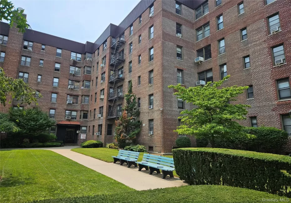 2220 Burnett Street, New York, NY, 1 Bedroom Bedrooms, 3 Rooms Rooms,1 BathroomBathrooms,Residential,For Rent,Burnett,0,966478 2220 Burnett Street, New York, NY, 1 Bedroom Bedrooms, 3 Rooms Rooms,1 BathroomBathrooms,Residential,For Rent,Burnett,0,966478