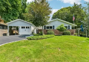 11 Bowman Lane, Smithtown, NY, 3 Bedrooms Bedrooms, 9 Rooms Rooms,2 BathroomsBathrooms,Residential,For Rent,Bowman,0,1018463 11 Bowman Lane, Smithtown, NY, 3 Bedrooms Bedrooms, 9 Rooms Rooms,2 BathroomsBathrooms,Residential,For Rent,Bowman,0,1018463