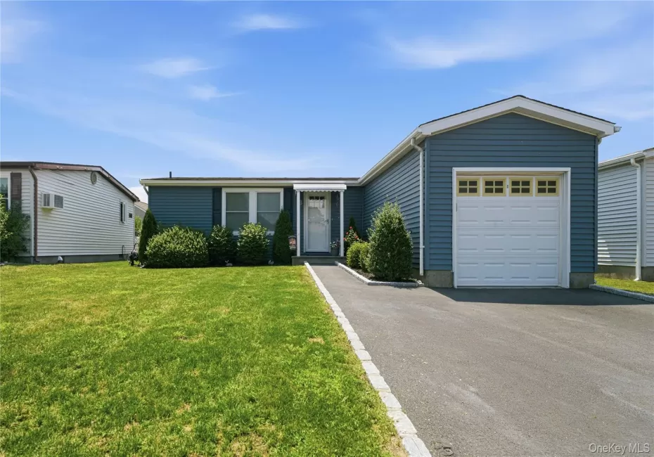 35 Village Circle, Brookhaven, NY, 2 Bedrooms Bedrooms, 5 Rooms Rooms,2 BathroomsBathrooms,Residential,For Rent,Village,0,1022713 35 Village Circle, Brookhaven, NY, 2 Bedrooms Bedrooms, 5 Rooms Rooms,2 BathroomsBathrooms,Residential,For Rent,Village,0,1022713