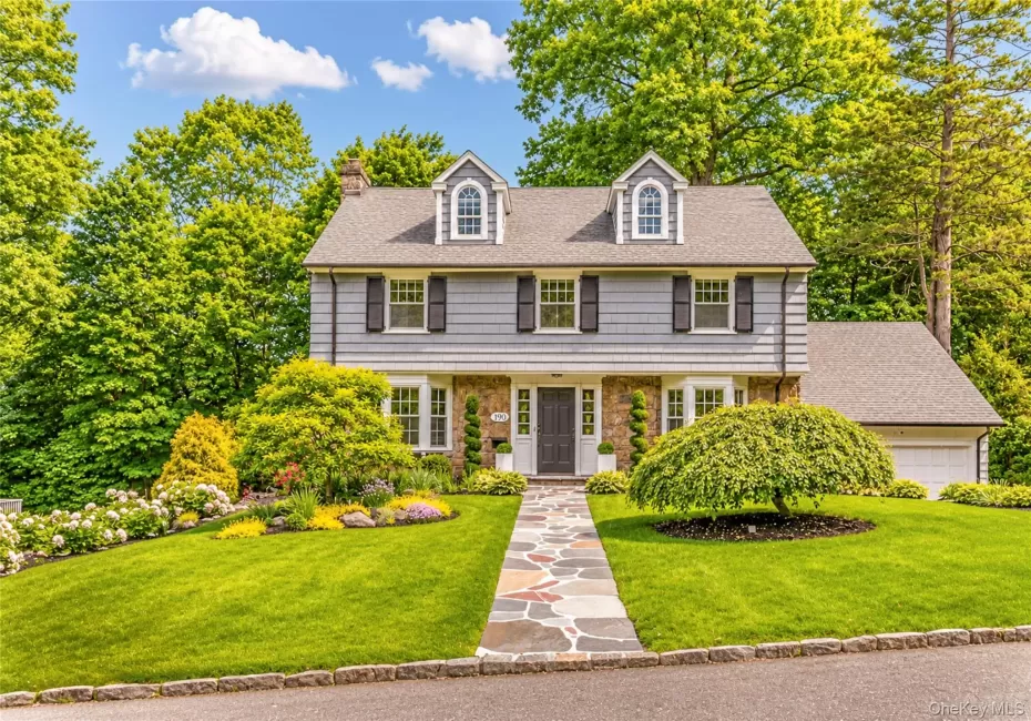 190 Douglas Place is an outstanding Center Hall Colonial 190 Douglas Place is an outstanding Center Hall Colonial