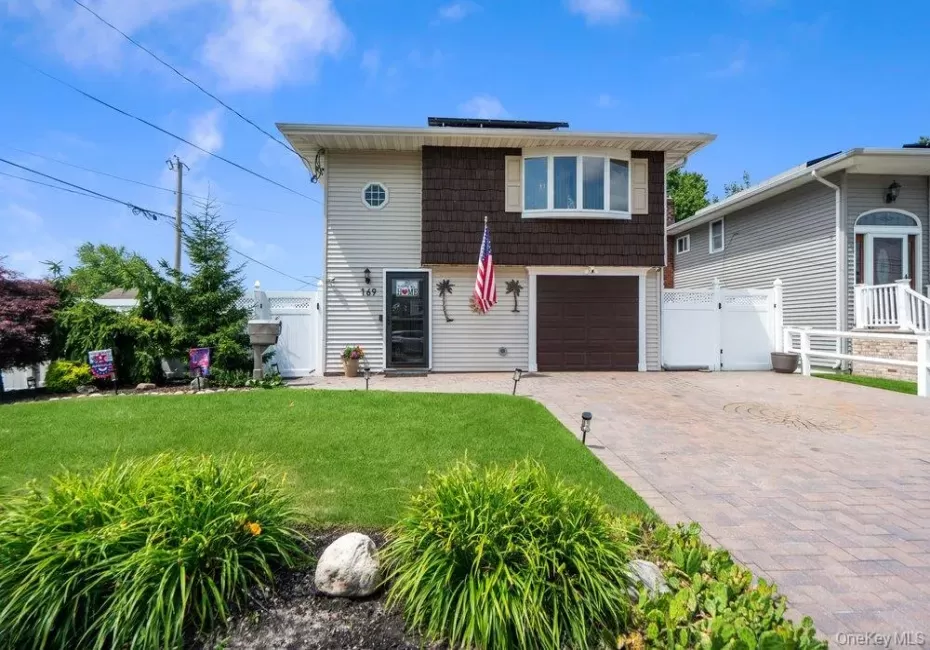 169 Wyona Avenue, Babylon, NY, 4 Bedrooms Bedrooms, 8 Rooms Rooms,2 BathroomsBathrooms,Residential,For Rent,Wyona,0,1024596 169 Wyona Avenue, Babylon, NY, 4 Bedrooms Bedrooms, 8 Rooms Rooms,2 BathroomsBathrooms,Residential,For Rent,Wyona,0,1024596