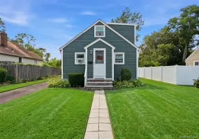 235 7th Street, Babylon, NY, 3 Bedrooms Bedrooms, 6 Rooms Rooms,1 BathroomBathrooms,Residential,For Rent,7th,0,1025522 235 7th Street, Babylon, NY, 3 Bedrooms Bedrooms, 6 Rooms Rooms,1 BathroomBathrooms,Residential,For Rent,7th,0,1025522