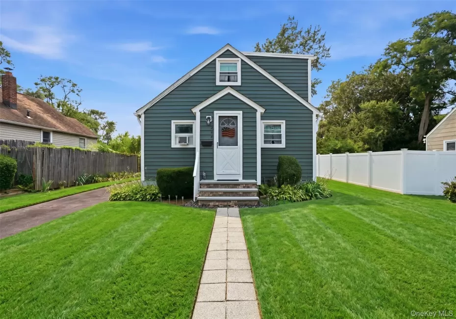 235 7th Street, Babylon, NY, 3 Bedrooms Bedrooms, 6 Rooms Rooms,1 BathroomBathrooms,Residential,For Rent,7th,0,1025522 235 7th Street, Babylon, NY, 3 Bedrooms Bedrooms, 6 Rooms Rooms,1 BathroomBathrooms,Residential,For Rent,7th,0,1025522
