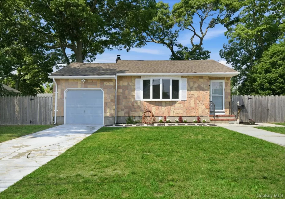 58 Highland Avenue, Brookhaven, NY, 3 Bedrooms Bedrooms, 6 Rooms Rooms,1 BathroomBathrooms,Residential,For Rent,Highland,0,1012978 58 Highland Avenue, Brookhaven, NY, 3 Bedrooms Bedrooms, 6 Rooms Rooms,1 BathroomBathrooms,Residential,For Rent,Highland,0,1012978