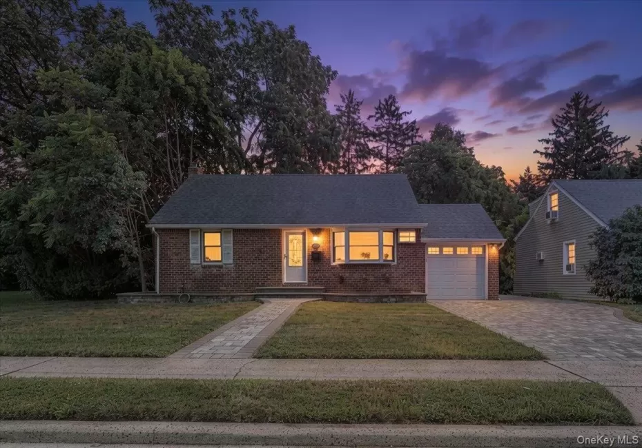 9 Tudor Road, Oyster Bay, NY, 4 Bedrooms Bedrooms, 8 Rooms Rooms,2 BathroomsBathrooms,Residential,For Rent,Tudor,0,1026121 9 Tudor Road, Oyster Bay, NY, 4 Bedrooms Bedrooms, 8 Rooms Rooms,2 BathroomsBathrooms,Residential,For Rent,Tudor,0,1026121