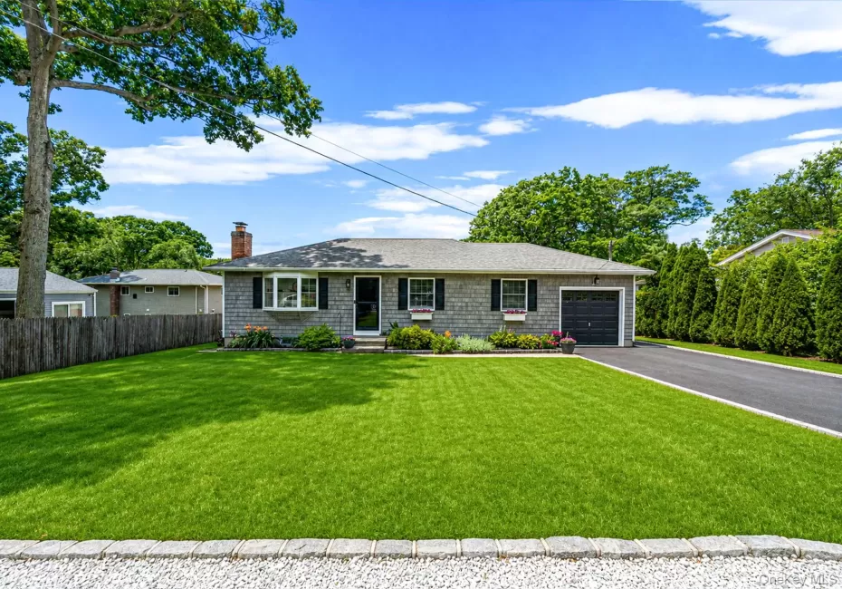 38 1st Street, Islip, NY, 3 Bedrooms Bedrooms, 5 Rooms Rooms,1 BathroomBathrooms,Residential,For Rent,1st,0,1025515 38 1st Street, Islip, NY, 3 Bedrooms Bedrooms, 5 Rooms Rooms,1 BathroomBathrooms,Residential,For Rent,1st,0,1025515