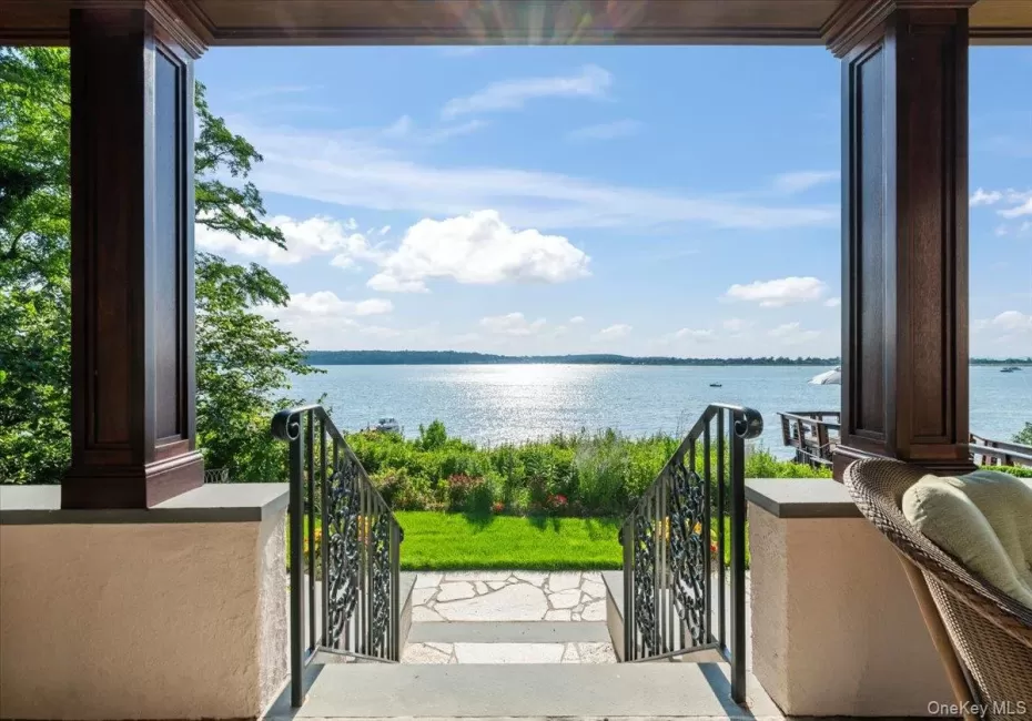 Large waterfront Covered Terrace Large waterfront Covered Terrace