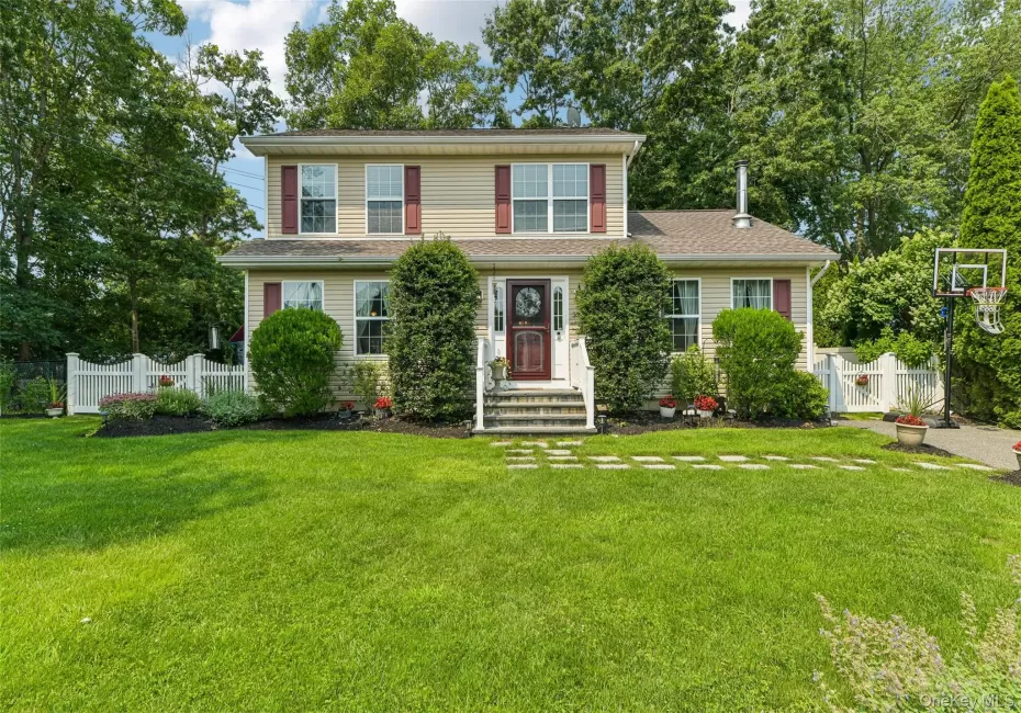 330 Harrison Avenue, Brookhaven, NY, 4 Bedrooms Bedrooms, 7 Rooms Rooms,2 BathroomsBathrooms,Residential,For Rent,Harrison,0,1019175 330 Harrison Avenue, Brookhaven, NY, 4 Bedrooms Bedrooms, 7 Rooms Rooms,2 BathroomsBathrooms,Residential,For Rent,Harrison,0,1019175