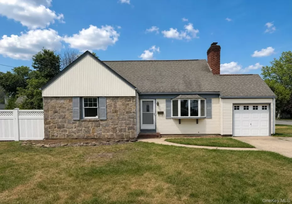 3385 Maplewood Drive, Hempstead, NY, 4 Bedrooms Bedrooms, 8 Rooms Rooms,2 BathroomsBathrooms,Residential,For Rent,Maplewood,0,1026474 3385 Maplewood Drive, Hempstead, NY, 4 Bedrooms Bedrooms, 8 Rooms Rooms,2 BathroomsBathrooms,Residential,For Rent,Maplewood,0,1026474