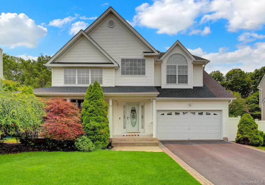 11 Scenicview Crescent, Brookhaven, NY, 4 Bedrooms Bedrooms, 8 Rooms Rooms,2 BathroomsBathrooms,Residential,For Rent,Scenicview,0,1024733 11 Scenicview Crescent, Brookhaven, NY, 4 Bedrooms Bedrooms, 8 Rooms Rooms,2 BathroomsBathrooms,Residential,For Rent,Scenicview,0,1024733