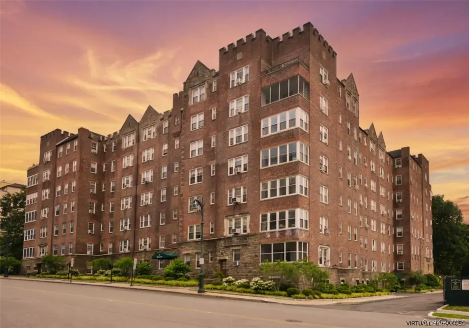 21 Chatsworth Avenue, Mamaroneck, NY, 1 Bedroom Bedrooms, 4 Rooms Rooms,1 BathroomBathrooms,Residential,For Rent,Chatsworth,0,1011868 21 Chatsworth Avenue, Mamaroneck, NY, 1 Bedroom Bedrooms, 4 Rooms Rooms,1 BathroomBathrooms,Residential,For Rent,Chatsworth,0,1011868