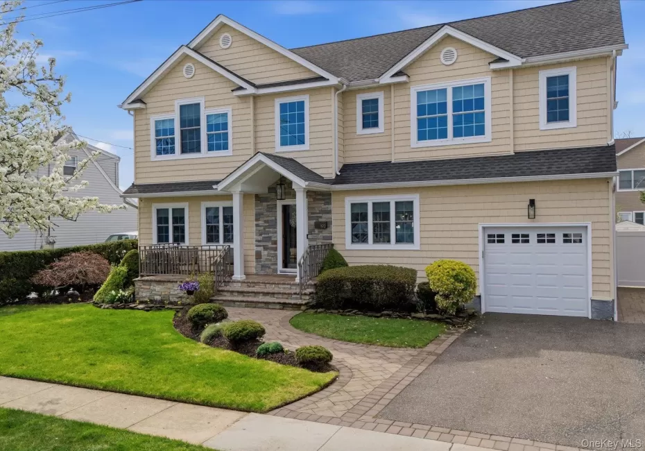 Exceptional curb appeal with timeless architectural design Exceptional curb appeal with timeless architectural design