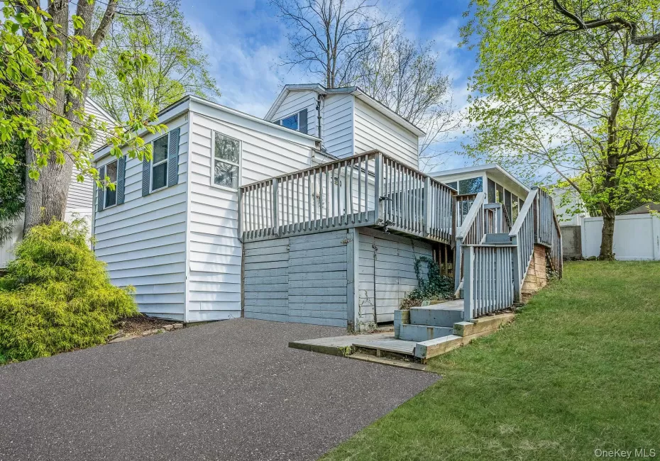 93 Maple Road, Smithtown, NY, 2 Bedrooms Bedrooms, 5 Rooms Rooms,1 BathroomBathrooms,Residential Lease,For Rent,Maple,0,1025389 93 Maple Road, Smithtown, NY, 2 Bedrooms Bedrooms, 5 Rooms Rooms,1 BathroomBathrooms,Residential Lease,For Rent,Maple,0,1025389