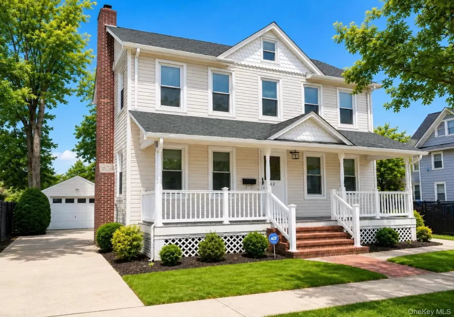 120 South 2nd St, Babylon, NY, 2 Bedrooms Bedrooms, 5 Rooms Rooms,1 BathroomBathrooms,Residential Lease,For Rent,South 2nd St,0,1026734 120 South 2nd St, Babylon, NY, 2 Bedrooms Bedrooms, 5 Rooms Rooms,1 BathroomBathrooms,Residential Lease,For Rent,South 2nd St,0,1026734