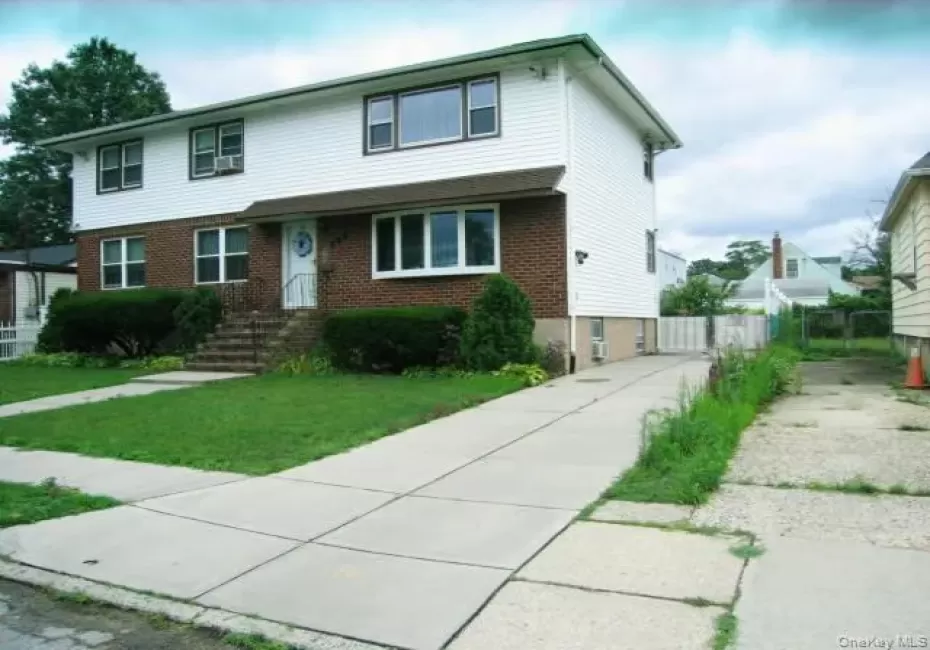 345 Travis Avenue, Hempstead, NY, 3 Bedrooms Bedrooms, 6 Rooms Rooms,1 BathroomBathrooms,Residential Lease,For Rent,Travis,0,1026768 345 Travis Avenue, Hempstead, NY, 3 Bedrooms Bedrooms, 6 Rooms Rooms,1 BathroomBathrooms,Residential Lease,For Rent,Travis,0,1026768