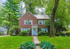 280 Park Avenue, North Hempstead, NY, 3 Bedrooms Bedrooms, 7 Rooms Rooms,2 BathroomsBathrooms,Residential Lease,For Rent,Park,0,1026855 280 Park Avenue, North Hempstead, NY, 3 Bedrooms Bedrooms, 7 Rooms Rooms,2 BathroomsBathrooms,Residential Lease,For Rent,Park,0,1026855