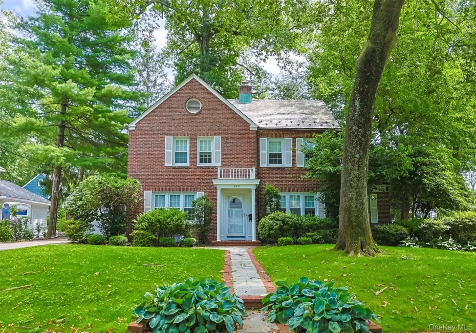 280 Park Avenue, North Hempstead, NY, 3 Bedrooms Bedrooms, 7 Rooms Rooms,2 BathroomsBathrooms,Residential Lease,For Rent,Park,0,1026855 280 Park Avenue, North Hempstead, NY, 3 Bedrooms Bedrooms, 7 Rooms Rooms,2 BathroomsBathrooms,Residential Lease,For Rent,Park,0,1026855