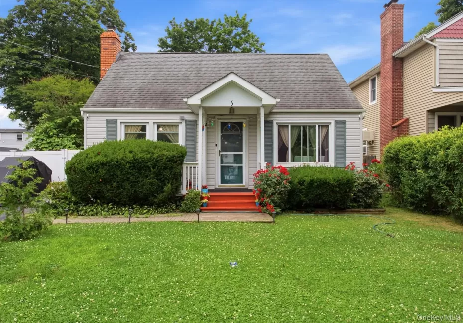 5 Putnam Place, Huntington, NY, 4 Bedrooms Bedrooms, 6 Rooms Rooms,2 BathroomsBathrooms,Residential,For Rent,Putnam,0,1020516 5 Putnam Place, Huntington, NY, 4 Bedrooms Bedrooms, 6 Rooms Rooms,2 BathroomsBathrooms,Residential,For Rent,Putnam,0,1020516