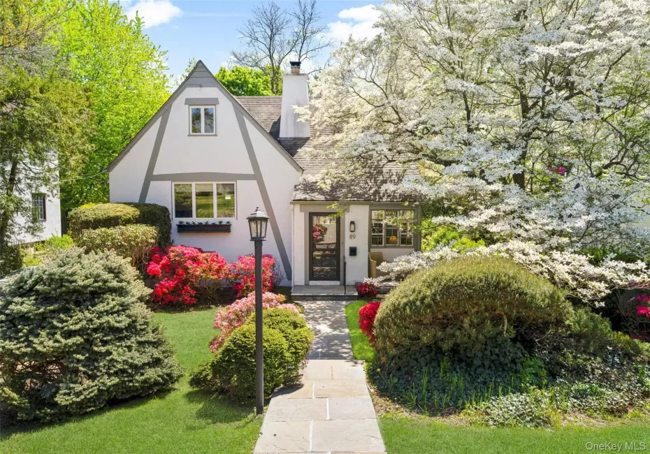 89 Edgewood Avenue, Mamaroneck, NY, 4 Bedrooms Bedrooms, 7 Rooms Rooms,3 BathroomsBathrooms,Residential,For Rent,Edgewood,0,924755 89 Edgewood Avenue, Mamaroneck, NY, 4 Bedrooms Bedrooms, 7 Rooms Rooms,3 BathroomsBathrooms,Residential,For Rent,Edgewood,0,924755