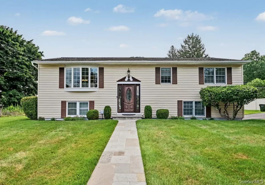 19 Lindy Drive, Carmel, NY, 4 Bedrooms Bedrooms, 9 Rooms Rooms,2 BathroomsBathrooms,Residential,For Rent,Lindy,0,1025130 19 Lindy Drive, Carmel, NY, 4 Bedrooms Bedrooms, 9 Rooms Rooms,2 BathroomsBathrooms,Residential,For Rent,Lindy,0,1025130