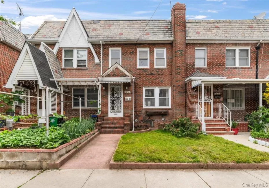 161-21 84th Avenue, New York, NY, 3 Bedrooms Bedrooms, 7 Rooms Rooms,1 BathroomBathrooms,Residential,For Rent,84th,0,1021213 161-21 84th Avenue, New York, NY, 3 Bedrooms Bedrooms, 7 Rooms Rooms,1 BathroomBathrooms,Residential,For Rent,84th,0,1021213