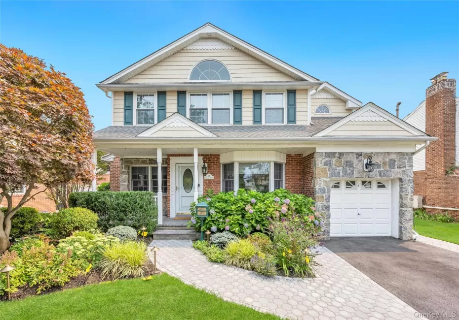 16 Ashland Avenue, North Hempstead, NY, 4 Bedrooms Bedrooms, 11 Rooms Rooms,4 BathroomsBathrooms,Residential,For Rent,Ashland,0,1024991 16 Ashland Avenue, North Hempstead, NY, 4 Bedrooms Bedrooms, 11 Rooms Rooms,4 BathroomsBathrooms,Residential,For Rent,Ashland,0,1024991