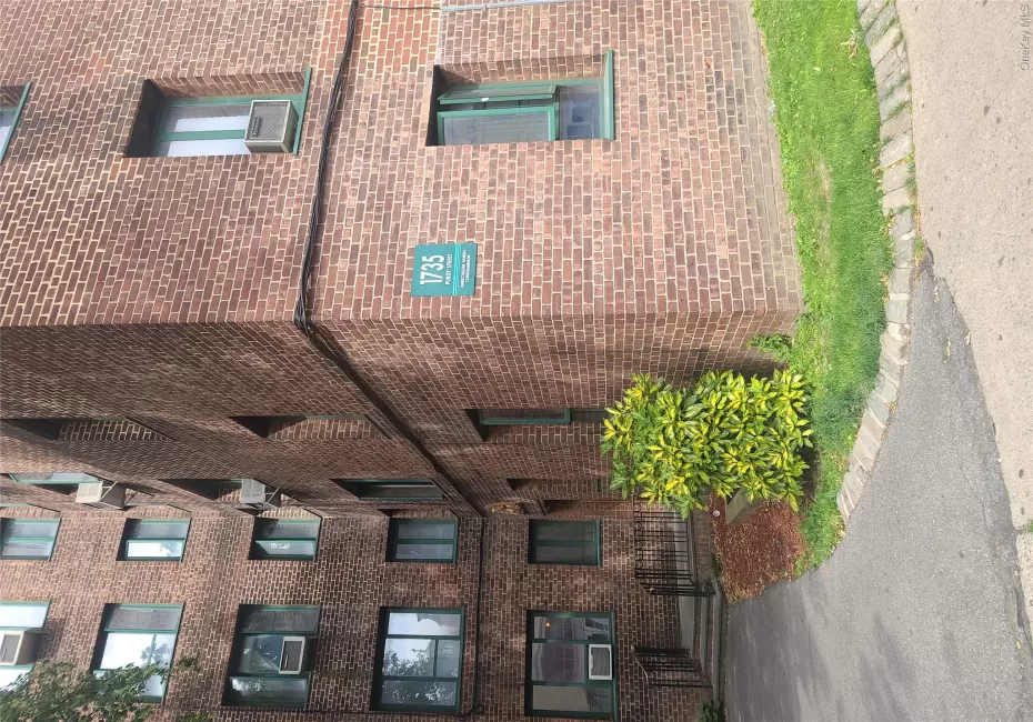 1735 Purdy Street, New York, NY, 3 Bedrooms Bedrooms, 5 Rooms Rooms,1 BathroomBathrooms,Residential,For Rent,Purdy,0,1026117 1735 Purdy Street, New York, NY, 3 Bedrooms Bedrooms, 5 Rooms Rooms,1 BathroomBathrooms,Residential,For Rent,Purdy,0,1026117