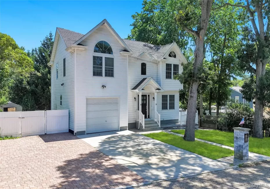 71 Penn Street, Brookhaven, NY, 6 Bedrooms Bedrooms, 9 Rooms Rooms,3 BathroomsBathrooms,Residential,For Rent,Penn,0,1026021 71 Penn Street, Brookhaven, NY, 6 Bedrooms Bedrooms, 9 Rooms Rooms,3 BathroomsBathrooms,Residential,For Rent,Penn,0,1026021