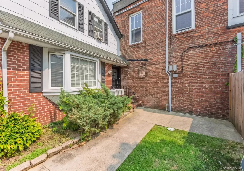 295 Railroad Avenue, Islip, NY, 2 Bedrooms Bedrooms, 4 Rooms Rooms,1 BathroomBathrooms,Residential Lease,For Rent,Railroad,0,1025906 295 Railroad Avenue, Islip, NY, 2 Bedrooms Bedrooms, 4 Rooms Rooms,1 BathroomBathrooms,Residential Lease,For Rent,Railroad,0,1025906