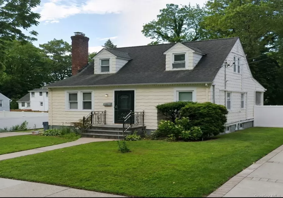644 Portland Avenue, Hempstead, NY, 3 Bedrooms Bedrooms, 6 Rooms Rooms,1 BathroomBathrooms,Residential,For Rent,Portland,0,1018086 644 Portland Avenue, Hempstead, NY, 3 Bedrooms Bedrooms, 6 Rooms Rooms,1 BathroomBathrooms,Residential,For Rent,Portland,0,1018086
